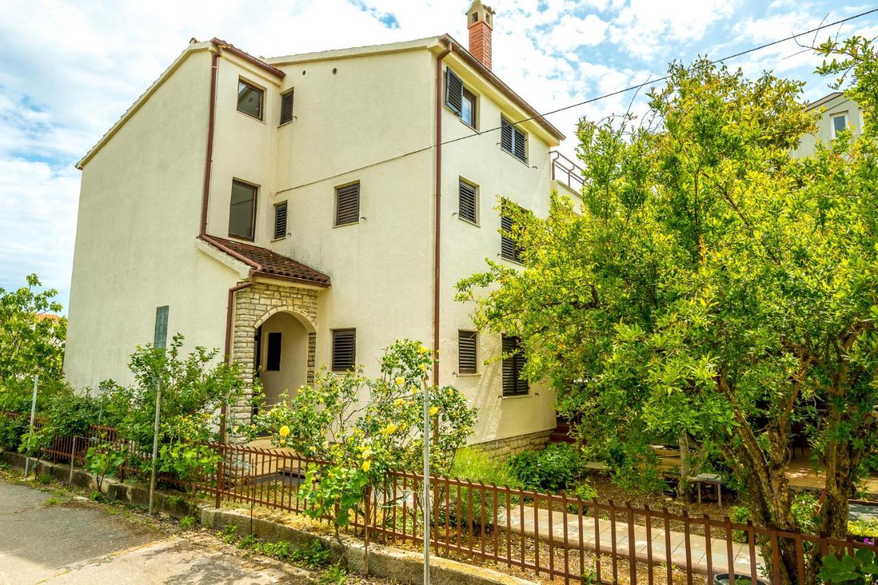Apartmani Rosa Turanj Exteriér fotografie