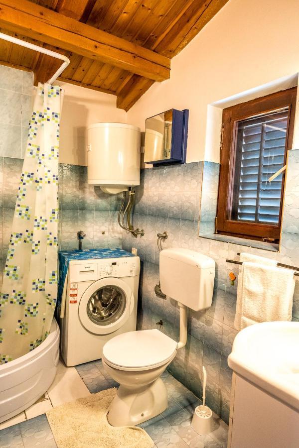 Apartmani Rosa Turanj Exteriér fotografie